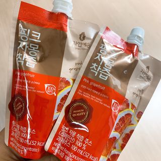 자연에온 핑크 자몽 착즙 100mL 10개입 1BOX +가 득담은 자몽 콜라겐 젤리스틱 1BOX — 5점을 준 리뷰어가 2021년 7월 올린 사용 사진