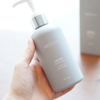엠디스픽 무향 바리스타 핸드크림 울트라 고보습 대용량 펌핑 245g — 5점을 준 리뷰어가 2022년 12월 올린 사용 사진
