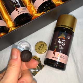 서울약사신협_프리미엄황삼골드_3.75g x 12환+75mgx12병 — 5점을 준 리뷰어가 2021년 1월 올린 사용 사진