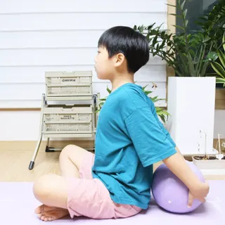 [트라택] 홈 필라테스 SET [미니짐볼+웨이트볼(0.5kg&1kg+요가블럭] — 5점을 준 리뷰어가 2022년 8월 올린 사용 사진