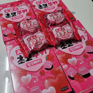 롯데제과 ABC초코쿠키 핑크베리 — 5점을 준 리뷰어가 2021년 2월 올린 사용 사진