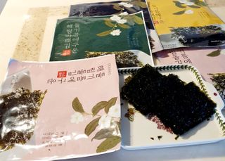 [해림맛김] 들기름에 구운 바삭바삭 김 4종 세트 + 1종 랜덤발송 총5개입 — 5점을 준 리뷰어가 2021년 2월 올린 사용 사진