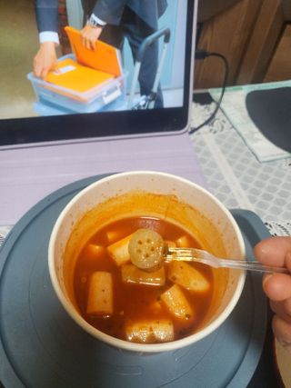 나우  [요리궁리] B타입 ( 매콤, 치즈, 매콤까르보 ) 꽃떡볶이 6개입 세트 — 5점을 준 리뷰어가 2025년 3월 올린 사용 사진