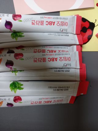 아임오 ABC 콜라겐 젤리 14포 — 4점을 준 리뷰어가 2021년 10월 올린 사용 사진