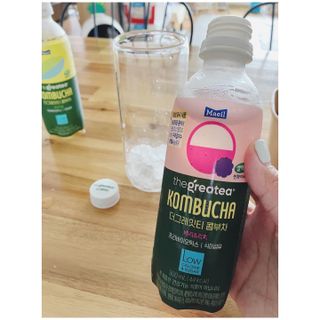 더그레잇티 콤부차 [매일유업] 더그레잇티 44kcal 콤부차 300ml *12개입 (오리지널 6개+베리리치 6개) — 5점을 준 리뷰어가 2023년 8월 올린 사용 사진