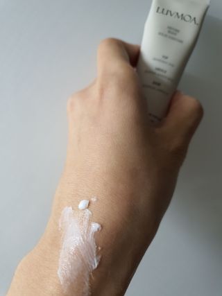 러브모아 향수 고체향수 승무원 고체향수 바르는 향수 니치향수 도손 우드세이지 앤 씨솔트 — 4점을 준 리뷰어가 2023년 1월 올린 사용 사진