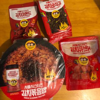[서울시스터즈] CU 김치 4총사 세트-김치볶음밥, 김치큐브닭, 김치바삭김, 김치아몬드 — 3.5점을 준 리뷰어가 2021년 10월 올린 사용 사진