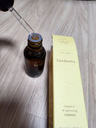 스킨큐어 산다화 비타민c 화이트닝 에센스 30ml — 4점을 준 리뷰어가 2023년 10월 올린 사용 사진