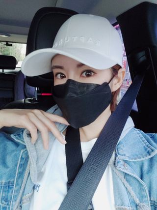 위케어 KF94 마스크 숨쉬기편한 귀안아픈마스크 국산원부자재 사용 식약처 승인 마스크 — 5점을 준 리뷰어가 2021년 4월 올린 사용 사진