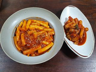 한성기업 무볼레 닭떡볶이+해물떡볶이 2종 세트 — 5점을 준 리뷰어가 2021년 10월 올린 사용 사진