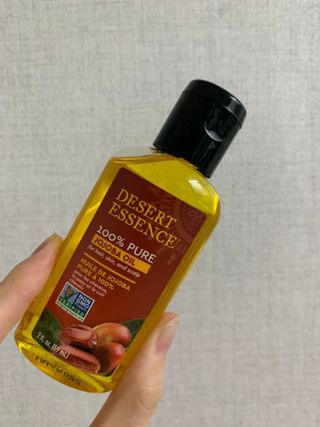 데저트에센스 비정제냉압착 퓨어 호호바오일 59ml — 5점을 준 리뷰어가 2023년 10월 올린 사용 사진