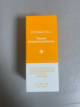 체르엠 스템앤셀 비타민 브라이트닝 에센스 30ml 1개 — 5점을 준 리뷰어가 2021년 11월 올린 사용 사진