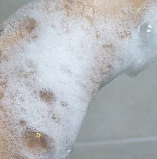 틱톡 [후르디아] 올리브영 아로마 비건 바디워시1종+바디로션1종 (그리너리) — 5점을 준 리뷰어가 2022년 12월 올린 사용 사진
