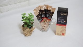 서울약사신협_투데이홍삼정플러스스틱_10g x 60포 — 5점을 준 리뷰어가 2021년 7월 올린 사용 사진