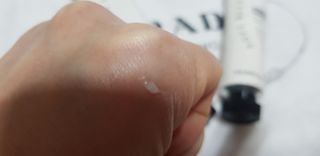멈칫(MUMCHIT) 넥퍼퓸 NECKPERFUME 2가지 향 — 5점을 준 리뷰어가 2021년 11월 올린 사용 사진