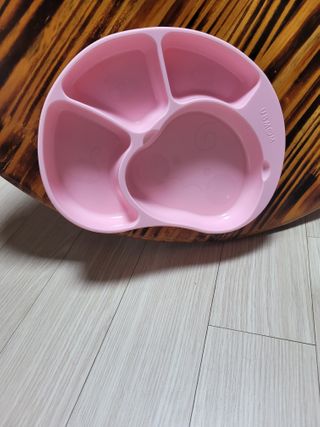 유비맘 캐릭터 실리콘 흡착 식판_색상 랜덤발송 — 5점을 준 리뷰어가 2021년 1월 올린 사용 사진