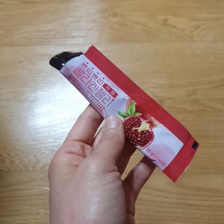 헬스업_쁘띠쁘띠석류콜라겐젤리_20g x 14포 — 5점을 준 리뷰어가 2021년 1월 올린 사용 사진