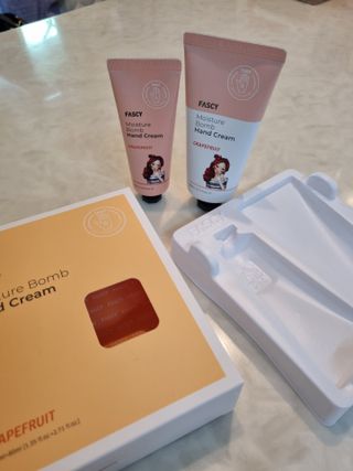 파시 FASCY 高保湿ハンドクリーム40ml+80ml セット — 4점을 준 리뷰어가 2021년 8월 올린 사용 사진