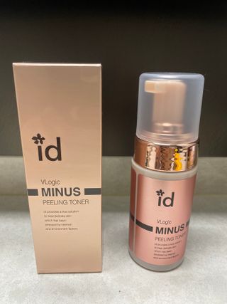 아이디플라코스메틱 아이디 브이로직 마이너스 필링 토너 110ml — 5점을 준 리뷰어가 2022년 5월 올린 사용 사진