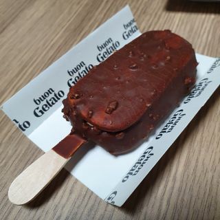 롯데제과 본젤라또 비스킷&바닐라카라멜바, 본젤라또 베리쇼콜라컵 — 5점을 준 리뷰어가 2021년 11월 올린 사용 사진