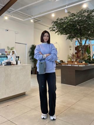 MAPLESYRUPFACTORY 메이플 피그먼트 맨투맨 8.COL — 5점을 준 리뷰어가 2022년 12월 올린 사용 사진