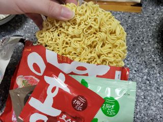 [풀무원] 자연은맛있다 정면, 백면, 홍면  세트 — 5점을 준 리뷰어가 2021년 4월 올린 사용 사진