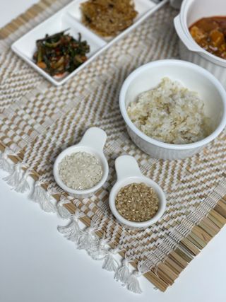 고림상점 풍부한 햇살과 바닷바람이 키우는 강화 교동 쌀 [백미1kg, 현미 1kg] 세트 — 4점을 준 리뷰어가 2021년 12월 올린 사용 사진
