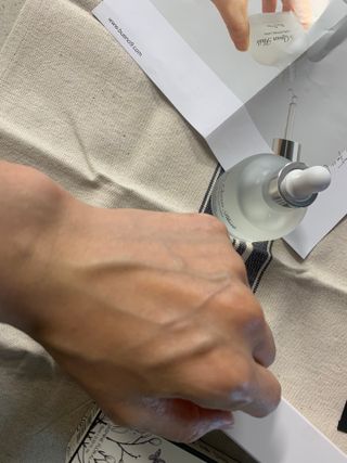 브에노 파리퀸 윌 페이스 오일 — 4점을 준 리뷰어가 2021년 6월 올린 사용 사진