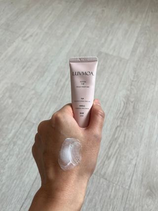 러브모아 향수 고체향수 승무원 고체향수 바르는 향수 니치향수 도손 우드세이지 앤 씨솔트 — 5점을 준 리뷰어가 2022년 12월 올린 사용 사진