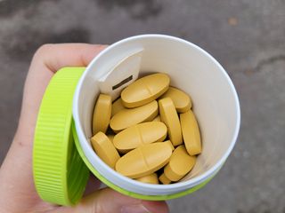 Swisse 스위스 고함량 밀크씨슬 35,000mg 60정 — 5점을 준 리뷰어가 2021년 11월 올린 사용 사진