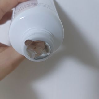 셀프 모이스처라이징 프로텍션 크림 셀프 모이스처라이징 프로텍션크림 — 4점을 준 리뷰어가 2022년 3월 올린 사용 사진
