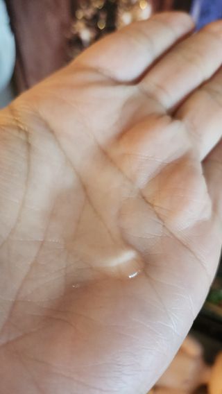 스킨큐어 산다화 비타민c 화이트닝 에센스 30ml — 5점을 준 리뷰어가 2023년 12월 올린 사용 사진