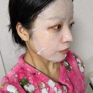 나우 [뉴니스] 수분 마스크 히알루론 씰 x 5매 — 4점을 준 리뷰어가 2025년 1월 올린 사용 사진