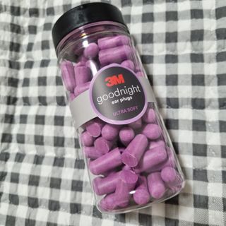 3M 소음방지 수면 귀마개 굿나잇 이어플러그 오렌지/퍼플 50쌍 — 5점을 준 리뷰어가 2023년 7월 올린 사용 사진