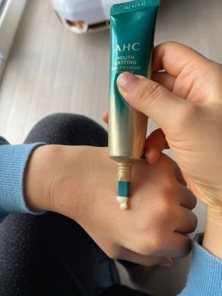 [NEW 탄력유턴 아이크림] AHC 유스 래스팅 리얼 아이크림 포 페이스 — 5점을 준 리뷰어가 2021년 1월 올린 사용 사진