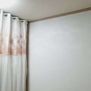 쿠셔니 붙이는 실크단열벽지 50cm x 20m 4olor 중 택1 — 5점을 준 리뷰어가 2022년 1월 올린 사용 사진