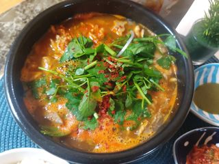 소담스퀘어 상암 궁중해물탕조씨집 백년가게 조씨집 팔뚝탕1인분550g — 5점을 준 리뷰어가 2022년 12월 올린 사용 사진