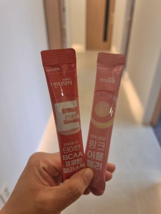 인디닥터 면역 생생 핑크 이뮨 젤리 + 타이탄 BCAA 프로틴 젤리스틱 — 4점을 준 리뷰어가 2022년 6월 올린 사용 사진