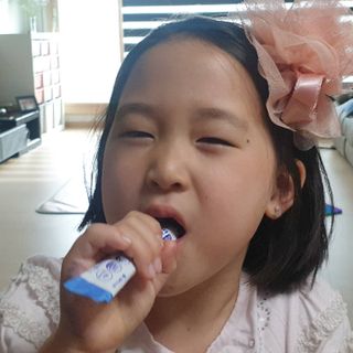 서울약사신협_포스트바이오틱스패밀리_5g x 100포 — 5점을 준 리뷰어가 2021년 5월 올린 사용 사진