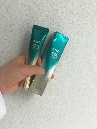 [NEW 탄력유턴 아이크림] AHC 유스 래스팅 리얼 아이크림 포 페이스 — 5점을 준 리뷰어가 2021년 4월 올린 사용 사진