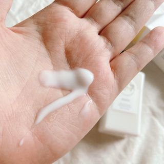 줄라이 모닝 _ JULY MORNING 줄라이모닝 하이드레이팅 퍼퓸드 바디앤핸드 에멀젼 — 5점을 준 리뷰어가 2021년 9월 올린 사용 사진
