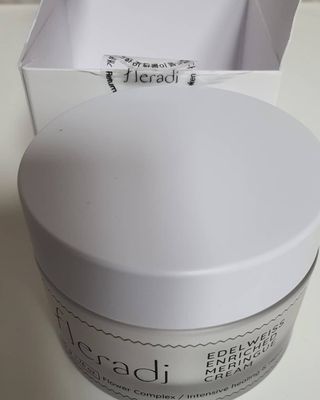 플레라디 에델바이스 인리치드 머랭 크림 — 5점을 준 리뷰어가 2021년 7월 올린 사용 사진