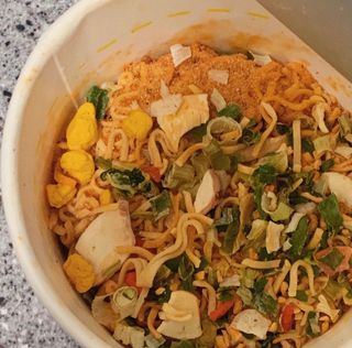 NISSIN 닛신 컵누들  4종 - 씨푸드오리지날, 씨푸드 스파이시, 씨푸드 커리, 씨푸드 XO소스 — 5점을 준 리뷰어가 2022년 12월 올린 사용 사진