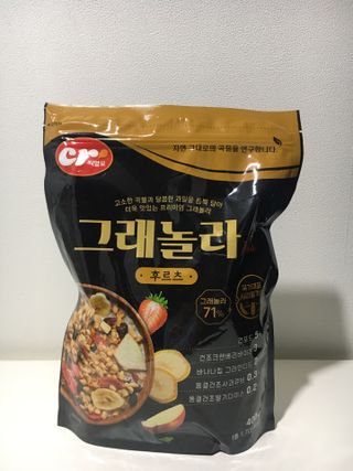 씨알푸드 씨알로 그래놀라 2종 후르츠+크랜베리 아몬드 — 5점을 준 리뷰어가 2022년 7월 올린 사용 사진