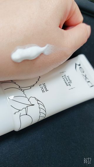 렉스리 데일리 톤업 크림 Rexri Daily Tone Up Cream — 4점을 준 리뷰어가 2022년 8월 올린 사용 사진