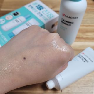 리더스코스메틱 리더스 카밍 바이오틱스 #1등 진정 기획세트 [에센스 워터150ml + 크림 마스크80ml] — 5점을 준 리뷰어가 2022년 8월 올린 사용 사진