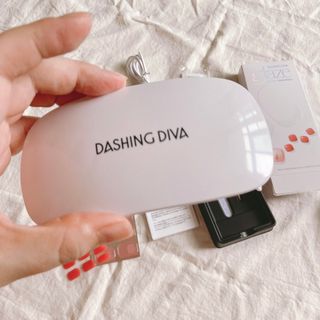 데싱디바 글레이즈 젤네일 별빛유리네일 6종_랜덤발송 — 5점을 준 리뷰어가 2021년 8월 올린 사용 사진