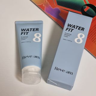 나우 [리브엠]피부 속부터 겹겹이, 촘촘하게! 워터핏8중 수분착붙 크림 — 5점을 준 리뷰어가 2024년 12월 올린 사용 사진