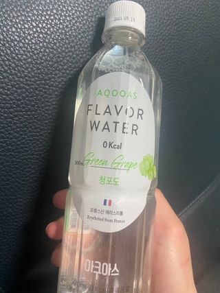 아쿠아스 플레이버워터 ★[아쿠아스] 제로칼로리 플레이버워터 복숭아/청포도 1BOX 20개입 — 5점을 준 리뷰어가 2021년 4월 올린 사용 사진