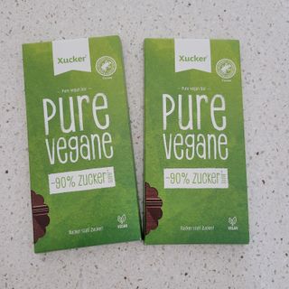 당류2g 자일리톨로 단맛을낸 슈카 퓨어비건 무설탕초콜릿 Xucker vegan 2개입 — 4점을 준 리뷰어가 2021년 4월 올린 사용 사진
